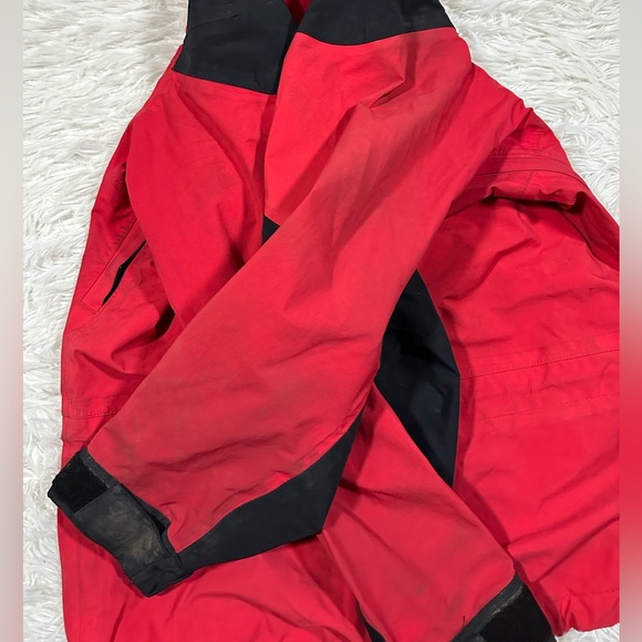 Marmot GoreTex Hooded Shell Jacket Size Small Red and Black - Picture 11 of 13